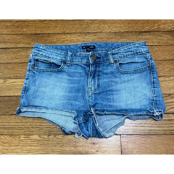 Gap Hadley Denim Jean Shorts Women's Size 8 Inseam 2.5" Frayed Hem Mid Rise - Picture 1 of 4